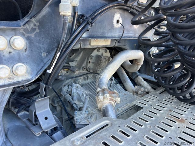 Standardni traktor jedinica DAF XF510 6x2