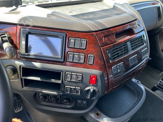 Standardni traktor jedinica DAF XF510 6x2