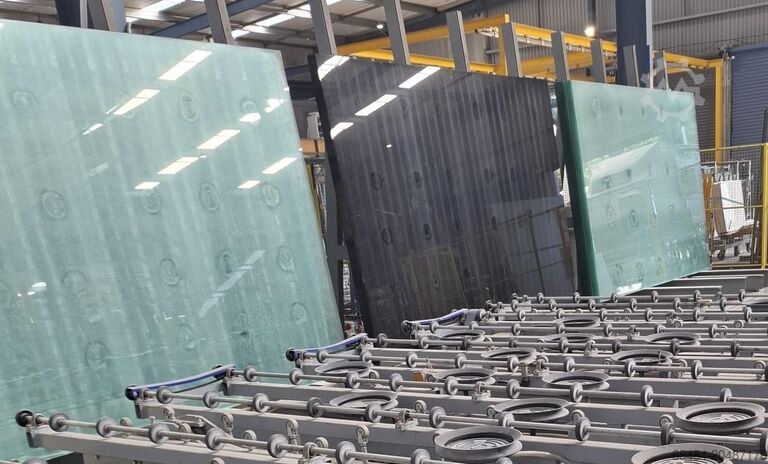 โต๊ะตัดกระจก Lisec GFB - 37/33 RE shape cutting with