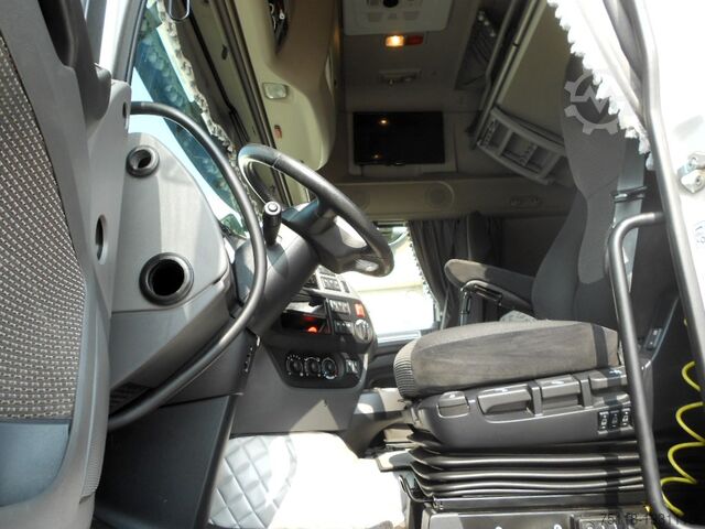 Kravas automašīnas bīstamo materiālu pārvadāšanai DAF XF510FT SUPER SPACE CAB - ADR