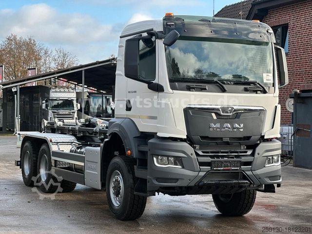 Kamion me krah të lëvizshëm për kontejnerë MAN TGS 33.480 6x6 BL HYVA-Abrollkipper *NEU*