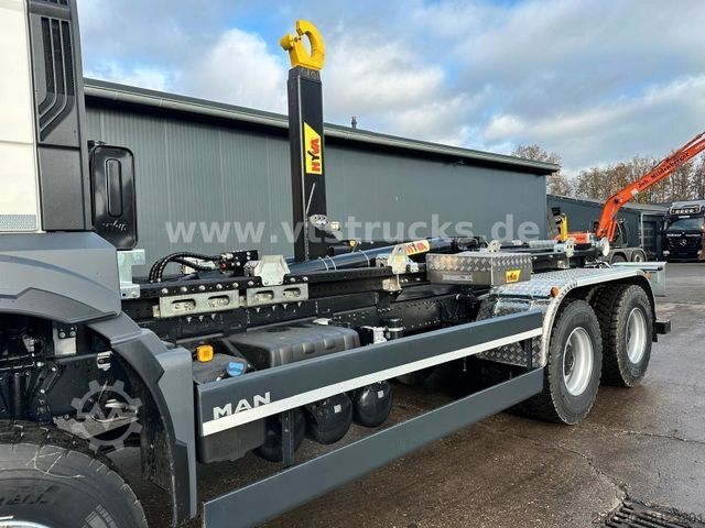 Kamion me krah të lëvizshëm për kontejnerë MAN TGS 33.480 6x6 BL HYVA-Abrollkipper *NEU*