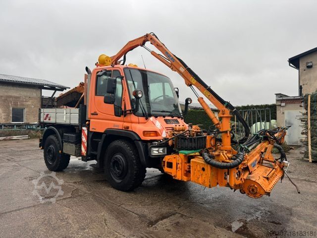Tresidig tippbil MERCEDES-BENZ Unimog U400