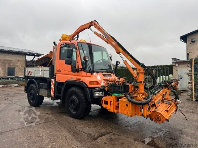 Tresidig tippbil MERCEDES-BENZ Unimog U400