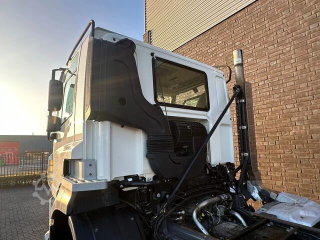 Chassis met cabine DAF CF 530 8X4 CHASSIS CAB  SCHADE/UNFALL/DAMAGE