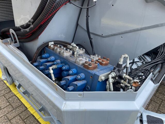 İnşaat makinesi Menzi Muck M545