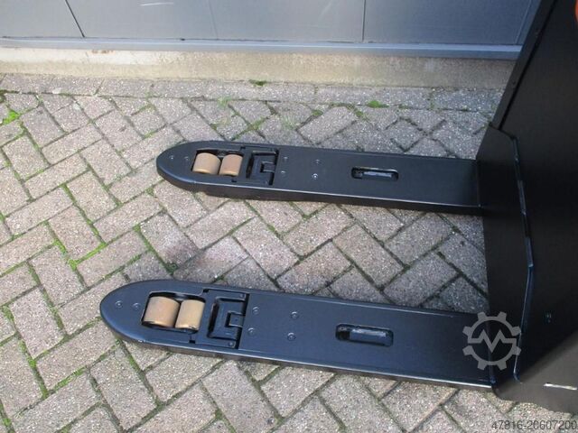 شاحنة البليت TOYOTA LPE250