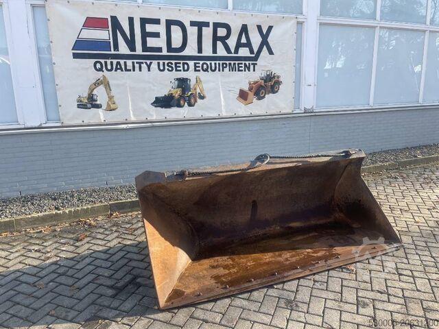 Lopata  RIMAN HYDRAULIC FRONT BUCKET FOR JCB 3CX