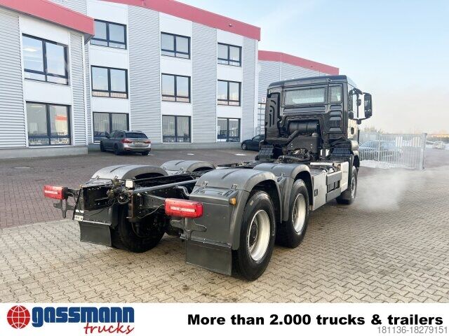 Chassi de caminhão MAN TGS 26.500 6X6 BL, Intarder