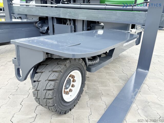 Empilhadeira de quatro direções Combilift C4500 DIESEL DUPLEX WIDE FORK POSITIONER