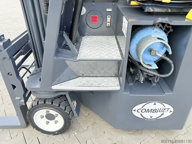 Empilhadeira de quatro direções Combilift C3000CB GAS TRIPLEX 4900 POSITIONER TOP1