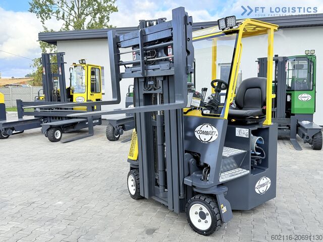 Empilhadeira de quatro direções Combilift C3000CB GAS TRIPLEX 4900 POSITIONER TOP1