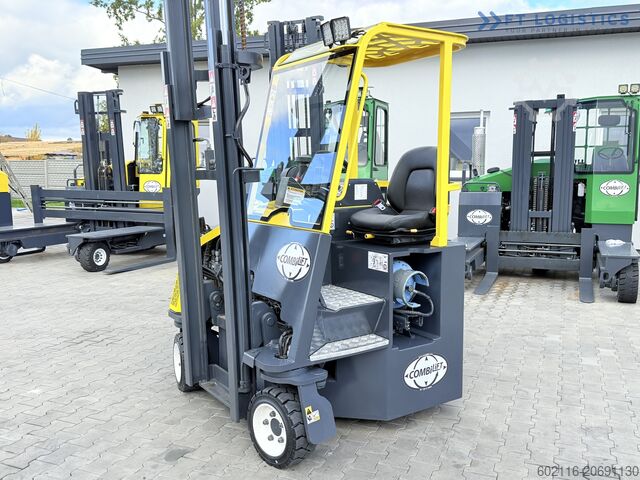 Empilhadeira de quatro direções Combilift C3000CB GAS TRIPLEX 4900 POSITIONER TOP1