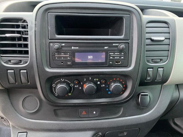 Furgão de painéis Renault Trafic T27 Van - Km: 105.000 -