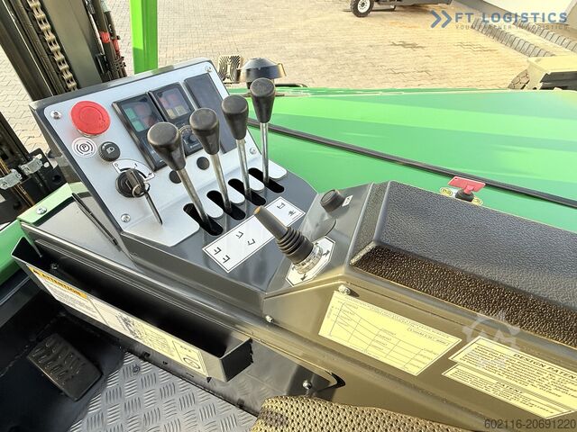 Empilhadeira de quatro direções Combilift CB4000 GAS TRIPLEX 5200 POSITIONER