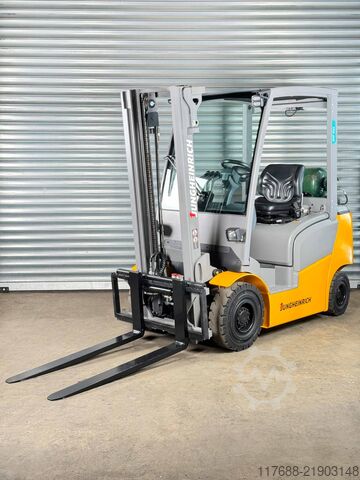 Prednji nakladalnik na utekočinjeni naftni plin Jungheinrich TFG 320 - Service Neu - nur 2508 Std. KUBOTA MOTOR