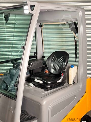 Elektrické 4-kolesové Jungheinrich EFG S30 - Service Neu - Batterie 90% - Garantie