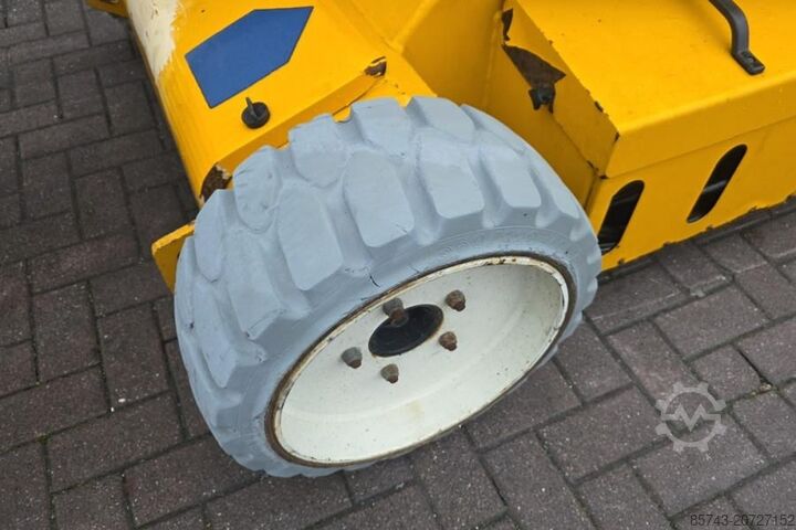 Шарнирно-телескопическая рабочая платформа Snorkel A38E As-Is, Electric, 13.5m Working Height, 6.1m R