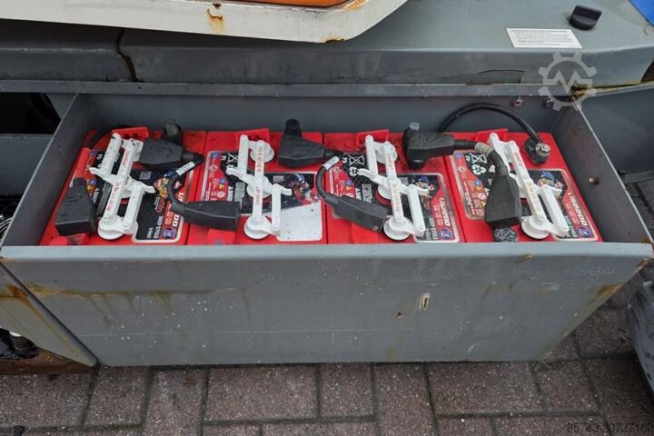 Шарнирно-телескопическая рабочая платформа Snorkel A38E As-Is, Electric, 13.5m Working Height, 6.1m R