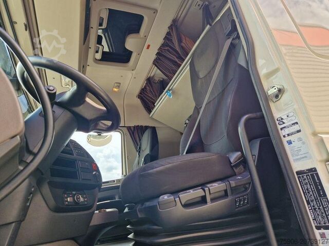 Tracteur routier standard DAF XF