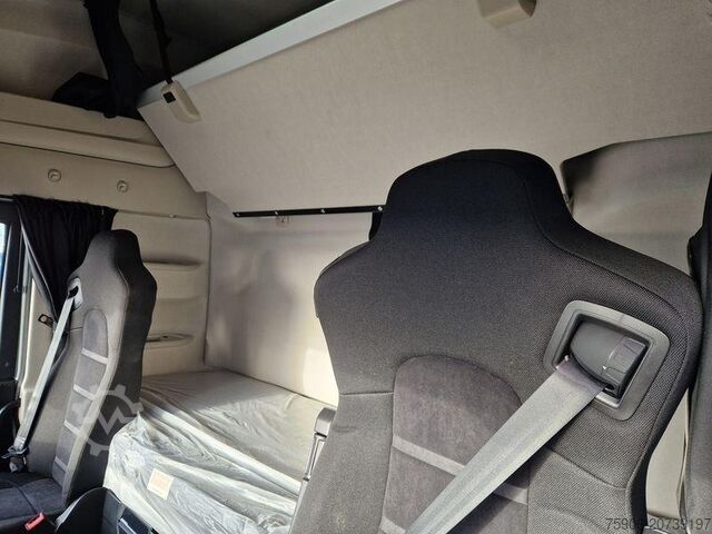 стандартний тракторний агрегат Iveco S-WAY