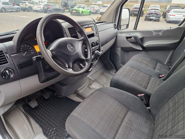 รถตู้ Mercedes Sprinter