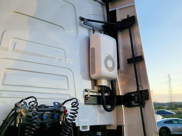 стандартний тракторний агрегат Renault Gamme T High