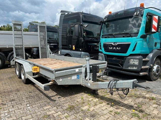 Anhänger HUMBAUR Tandem Anhänger mit 2Achsen und Rampen
