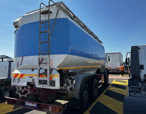 شاحنة صومعة Iveco 190.26 MENCI Granulat/Futter-Silo 30cbm