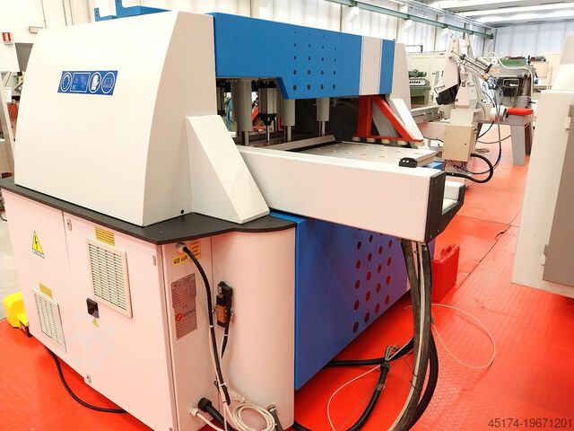 Durchlauf-Bearbeitungszentrum MASTERWOOD PROJECT TF 100