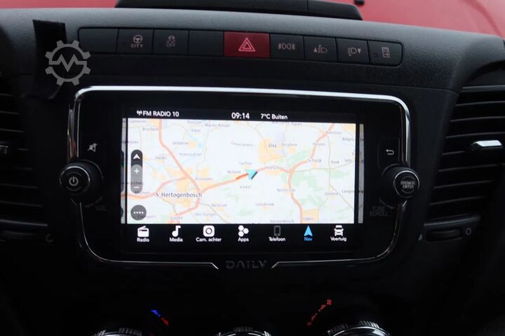 Refrigerated/freezer transport (closed box) Iveco 35S 180 35 S 180 Hi-Matic