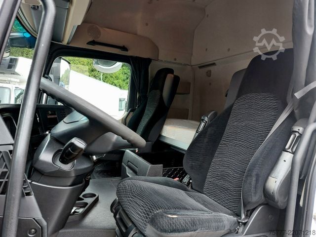 標準トラクターユニット MERCEDES-BENZ Actros 18-45 Stream Space-MP4-ACC