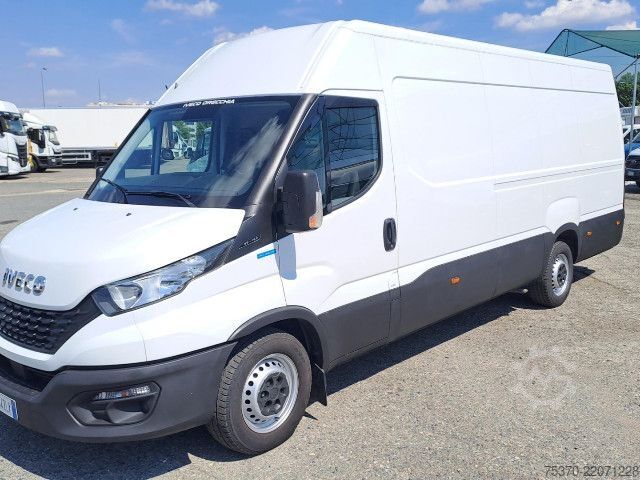 Xe van thùng kín IVECO DAILY 35S16 - 4100