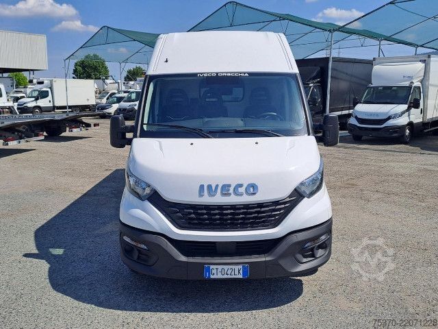 Xe van thùng kín IVECO DAILY 35S16 - 4100