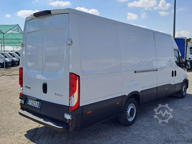 Xe van thùng kín IVECO DAILY 35S16 - 4100