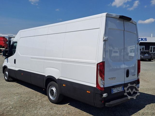 Xe van thùng kín IVECO DAILY 35S16 - 4100