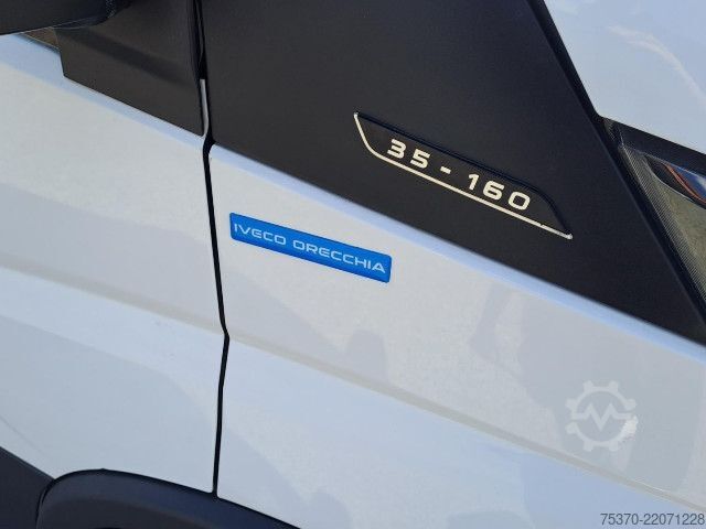 Xe van thùng kín IVECO DAILY 35S16 - 4100