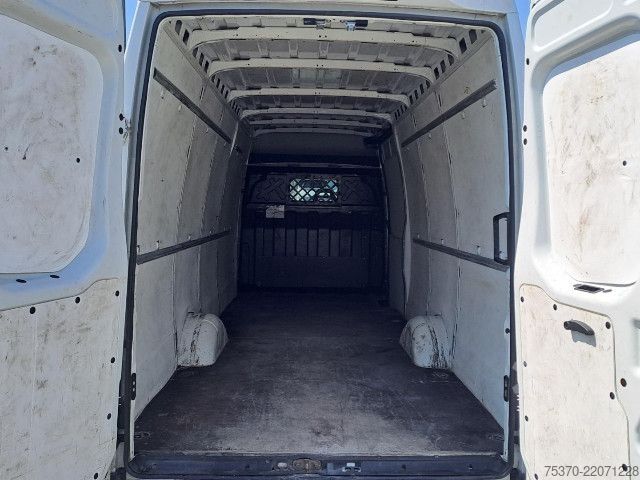 Xe van thùng kín IVECO DAILY 35S16 - 4100