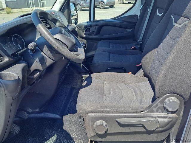 Xe van thùng kín IVECO DAILY 35S16 - 4100