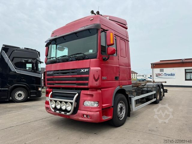 Felépítménycserélő teherautó DAF XF 105.460 * RETARDER * AHK * 1. HAND *LIFTACHSE