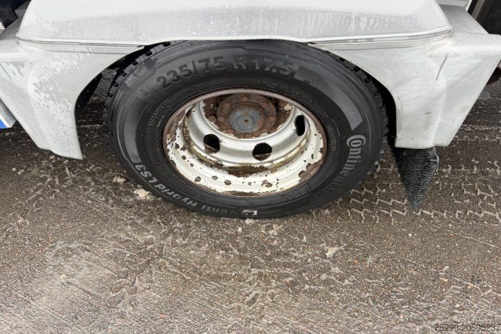 Soğutuculu kamyon Mercedes-Benz Atego 1022 4x2 Kühlkoffer+HB / Swiss-Vehicle