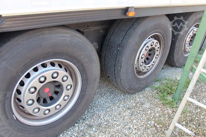 冷藏半挂车 Kögel semirimorchio frigorifero usato