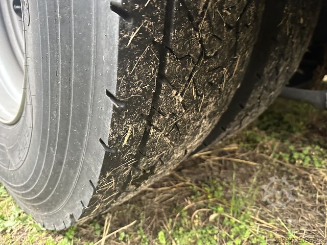 škatlasti tovornjak iveco EuroCargo ML 180