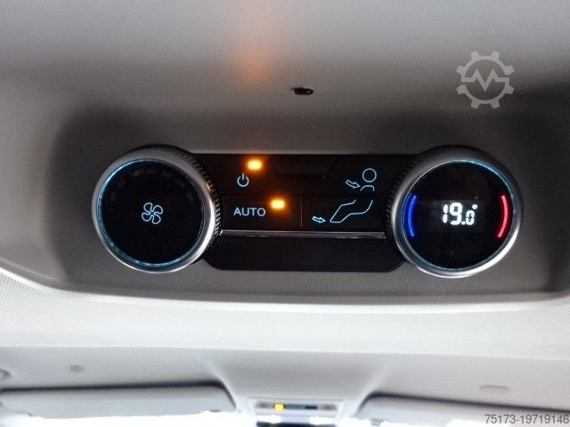 Mikroautobuss FORD Tourneo Custom 320L1 Titanium 4x4 Autom Kam Navi