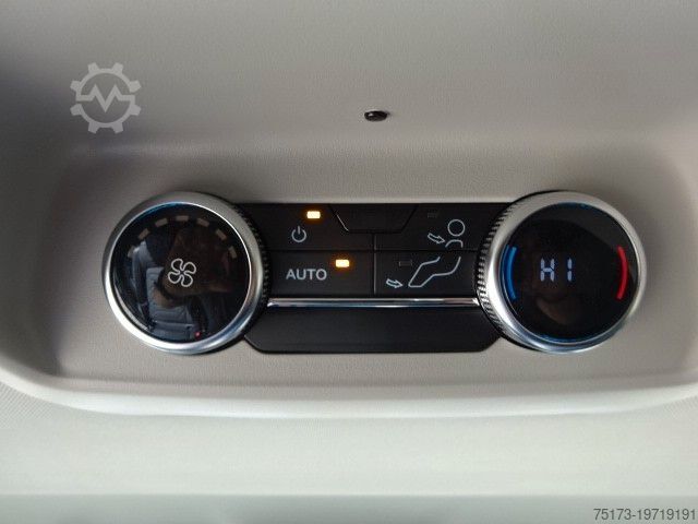 Mikroautobuss FORD Tourneo Custom 320L2 Titanium 4x4 AHK Stndhz Kam