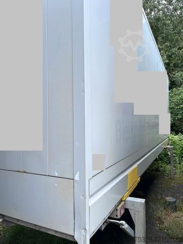 Remolque con caja móvil  BDF Koffer 7,45 m mit BRANDSCHADEN