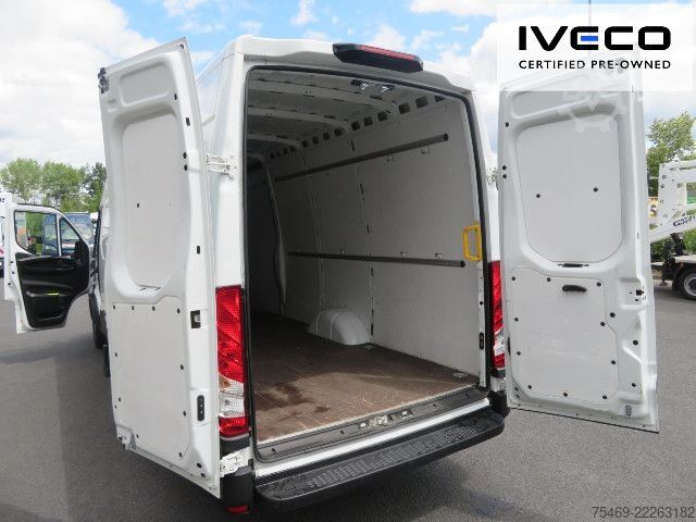 ऊंची छत वाली वैन IVECO 35S16V