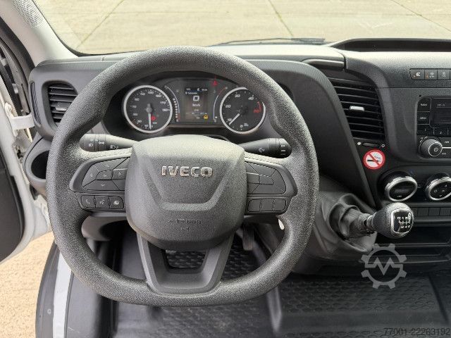 पैनल वैन IVECO 35S16V Klima / Radio / PDC