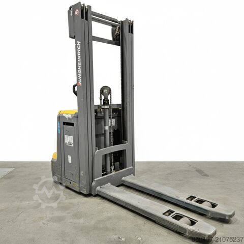 Raklapos targoncák Jungheinrich EJC 212z / 4.3m/ 474mh/ initial