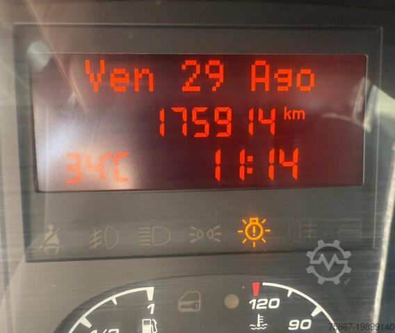 Camion à carrosserie fixe Iveco DAILY 60C17